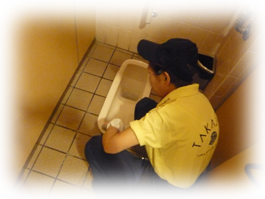 高槻市 高浄（タカジョウ）の保清スタッフによるビルのトイレ清掃