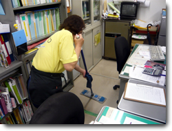 高槻市 高浄（タカジョウ）の保清スタッフによるオフィス日常清掃